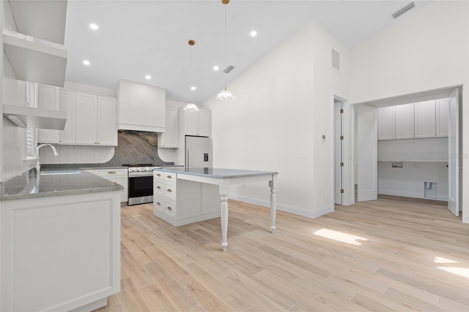 Image 16 of 40 For 1621 31st Avenue N