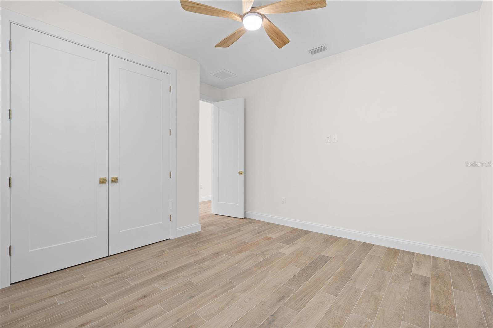 Image 20 of 40 For 1621 31st Avenue N