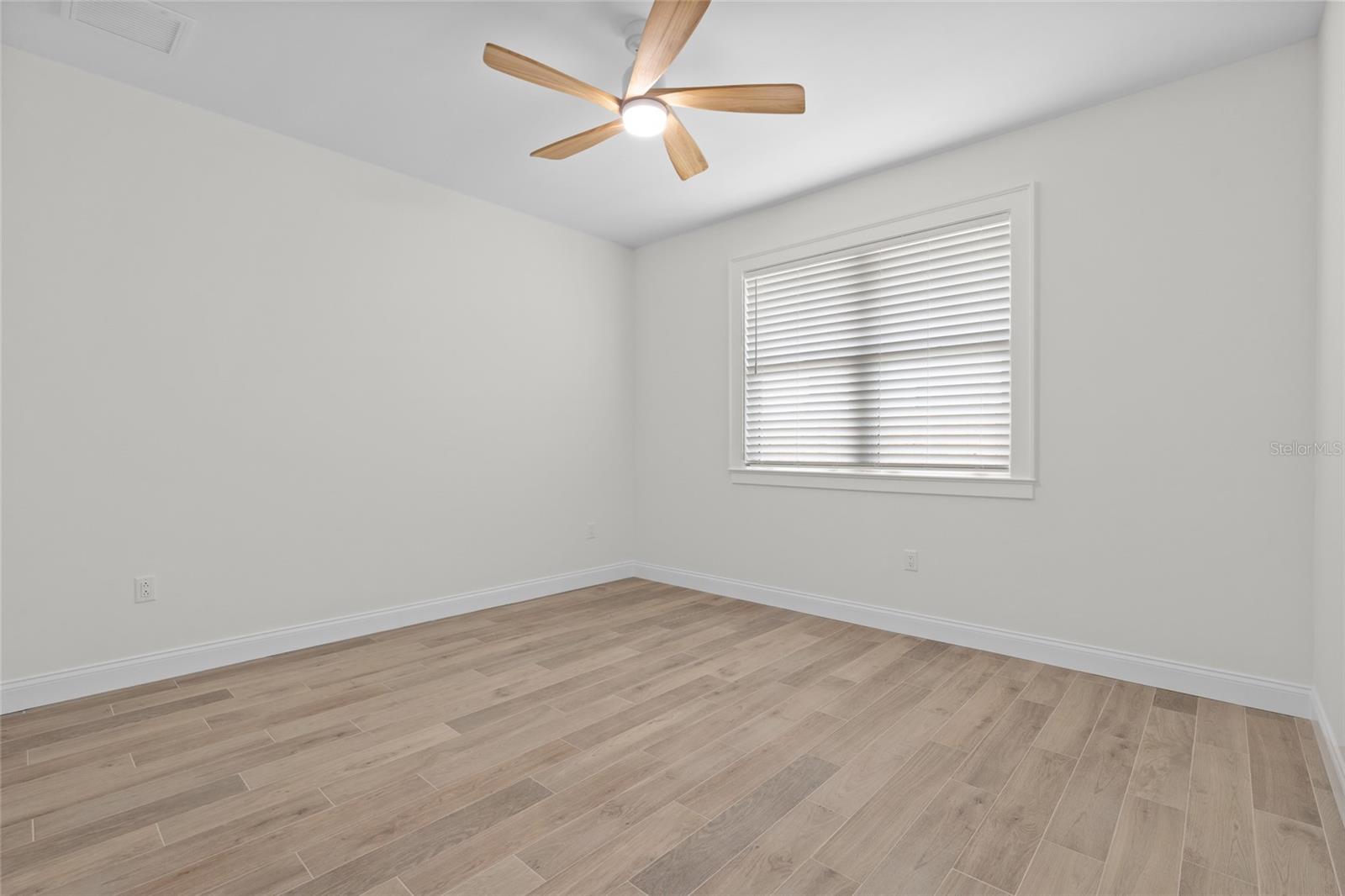 Image 31 of 40 For 1621 31st Avenue N