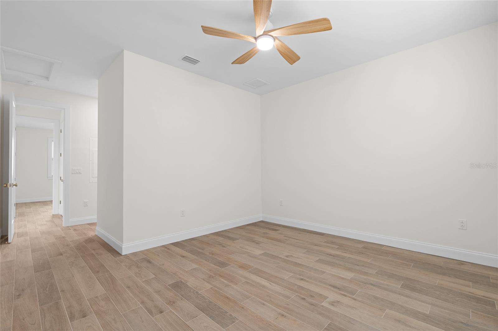 Image 32 of 40 For 1621 31st Avenue N