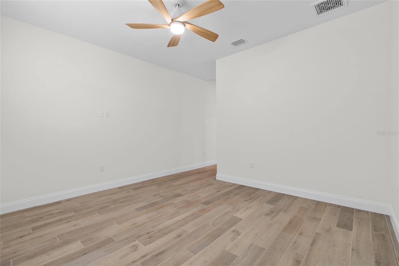 Image 33 of 40 For 1621 31st Avenue N