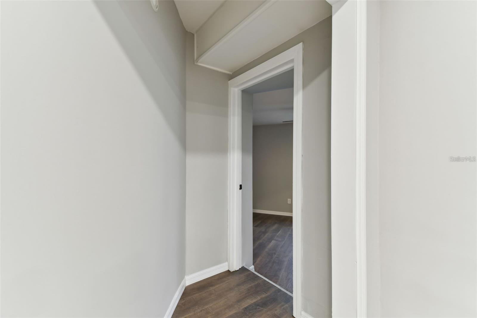 Listing photo id 13 for 7030 19th Way N