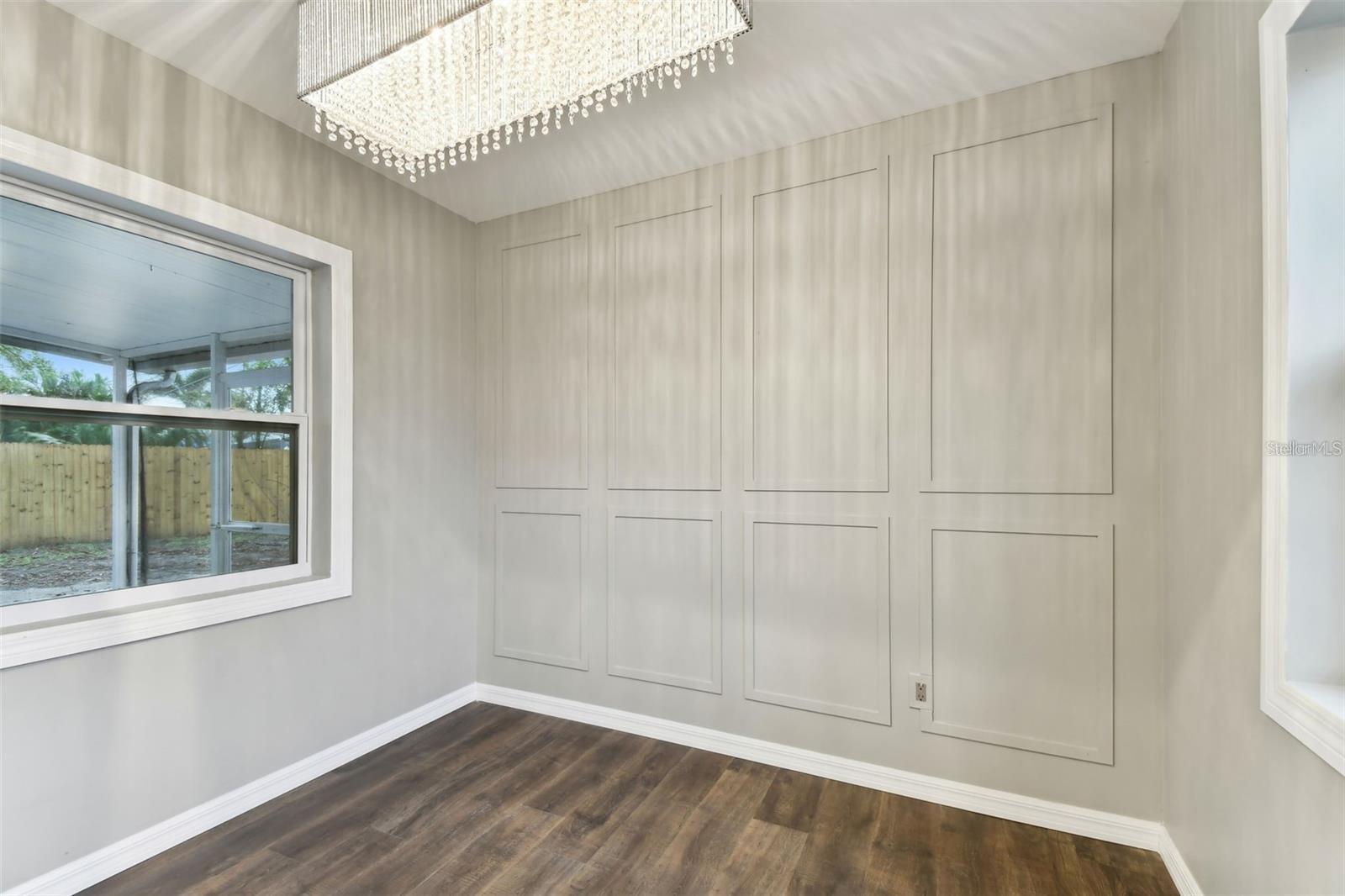 Listing photo id 16 for 7030 19th Way N
