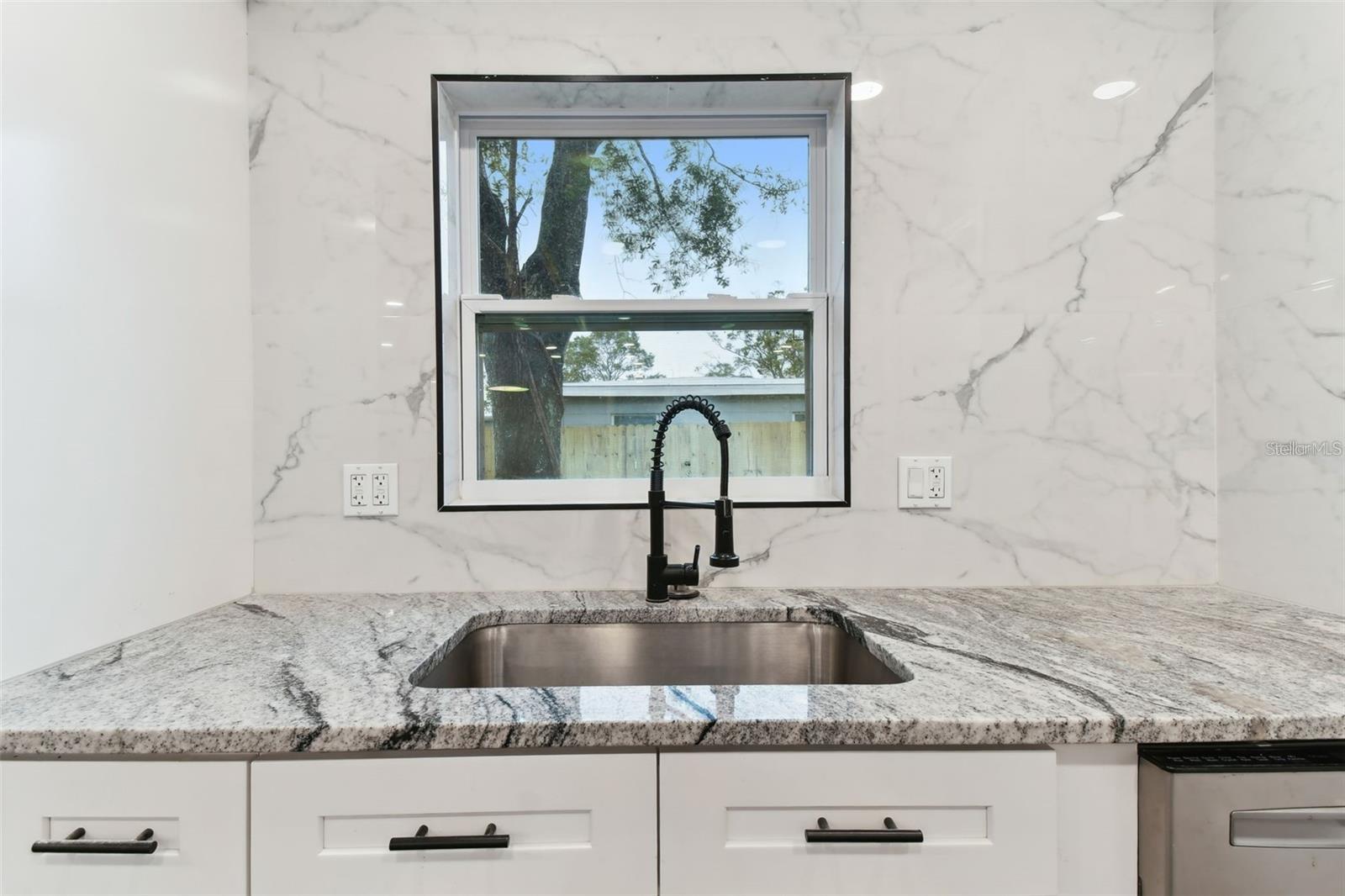 Listing photo id 21 for 7030 19th Way N