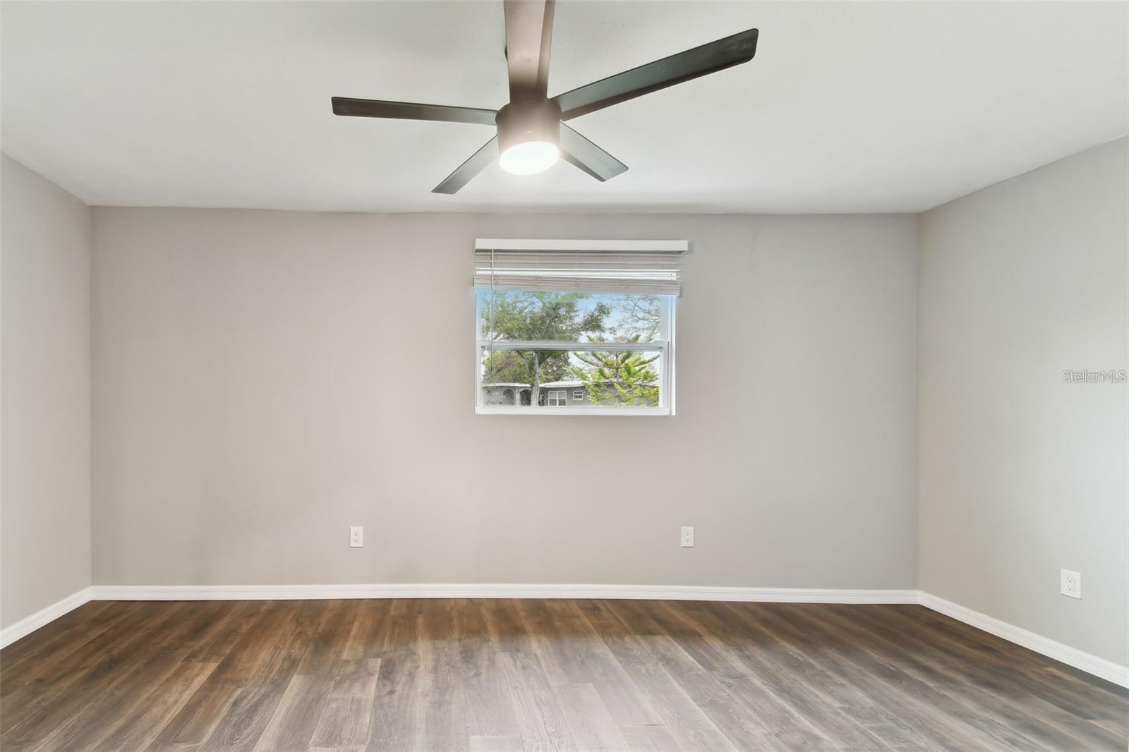 Listing photo id 22 for 7030 19th Way N