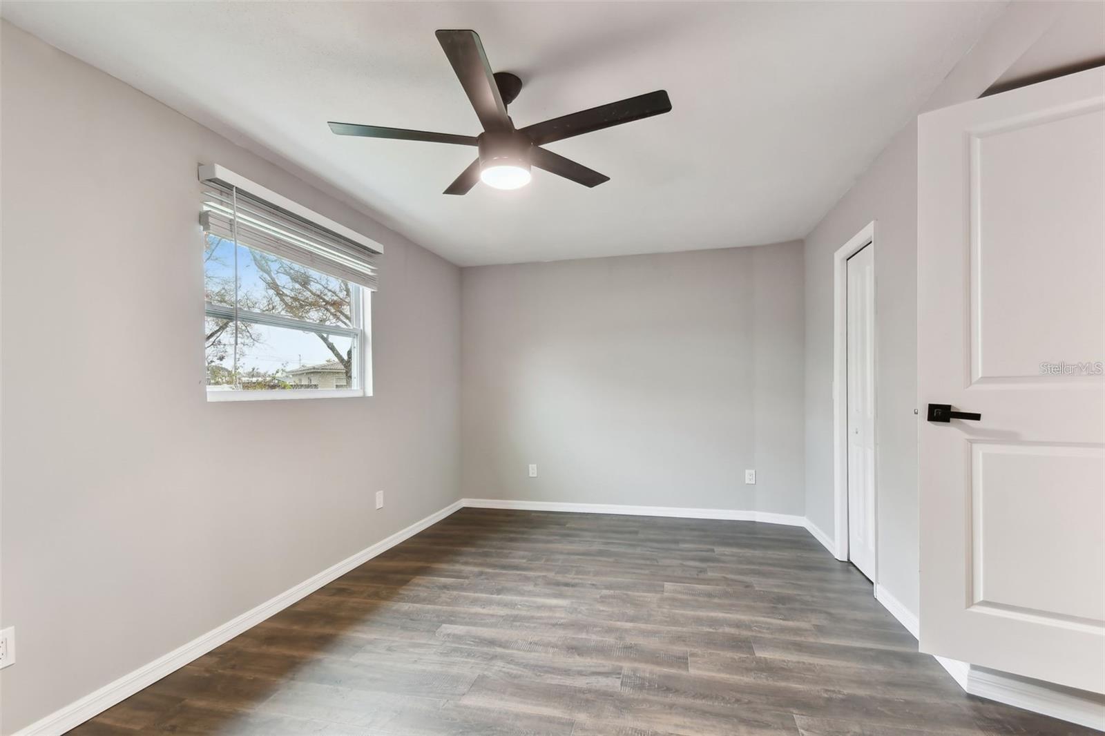 Listing photo id 26 for 7030 19th Way N
