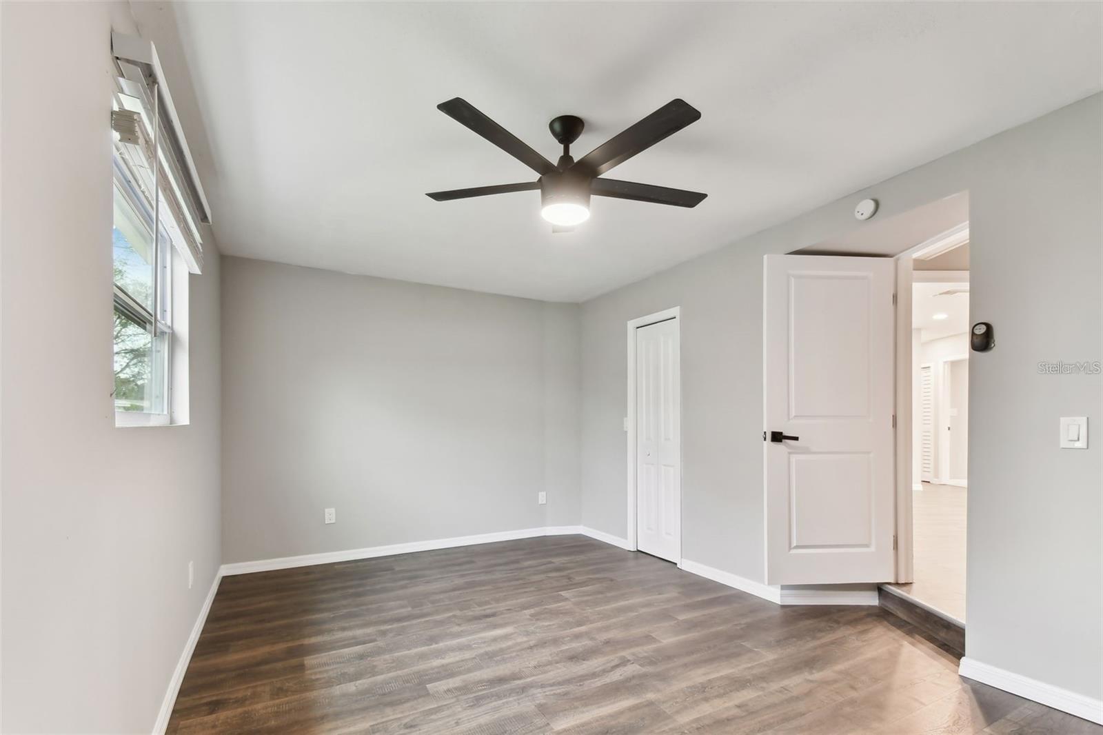 Listing photo id 27 for 7030 19th Way N