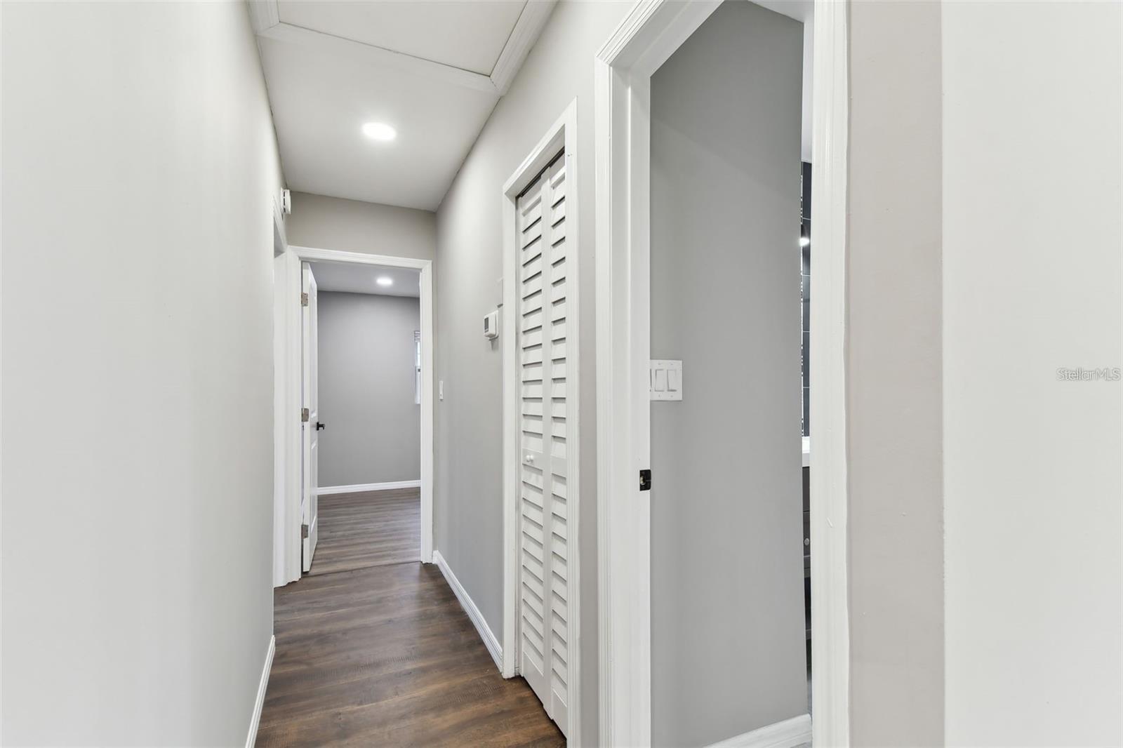 Listing photo id 28 for 7030 19th Way N