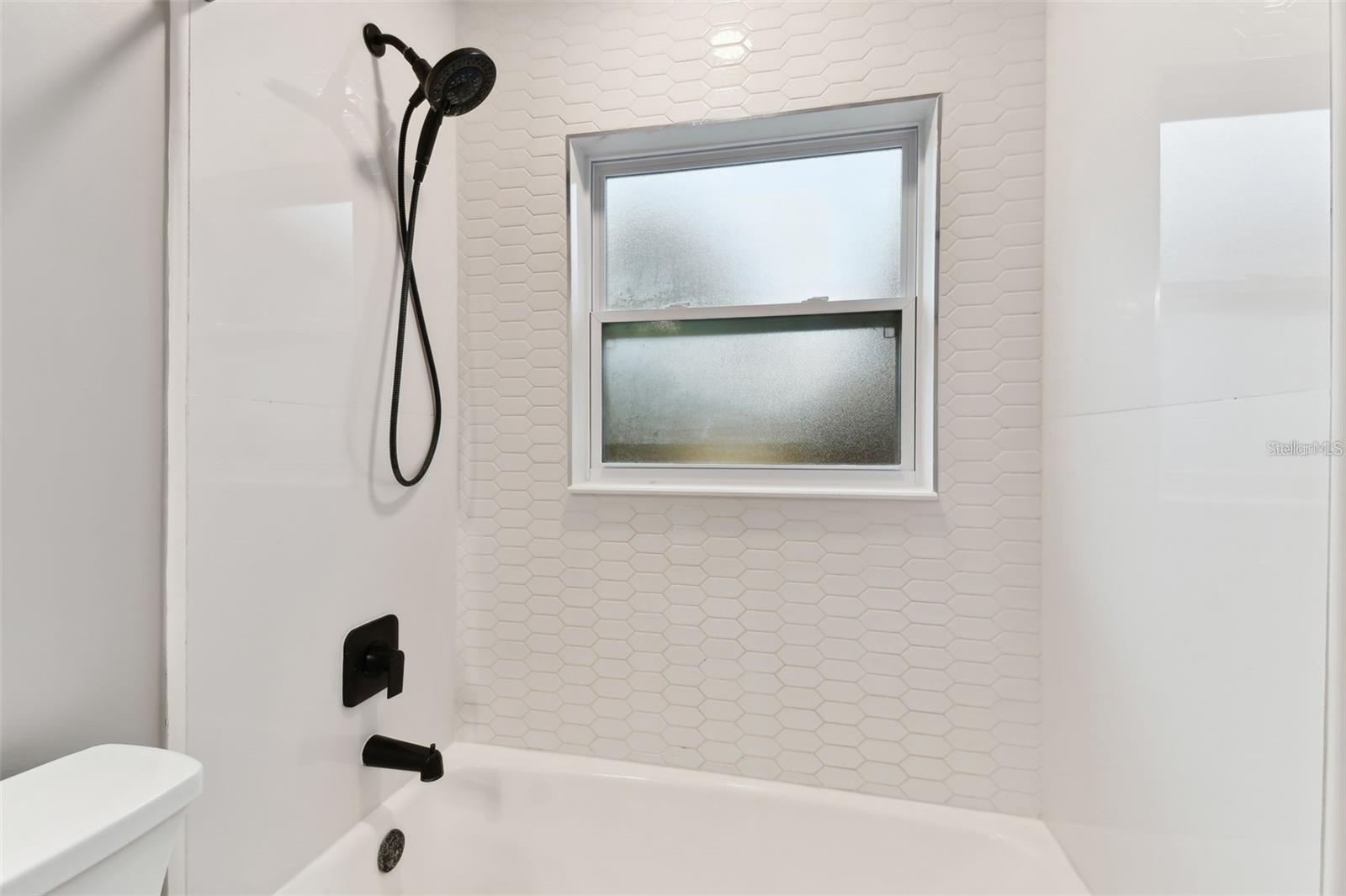 Listing photo id 30 for 7030 19th Way N