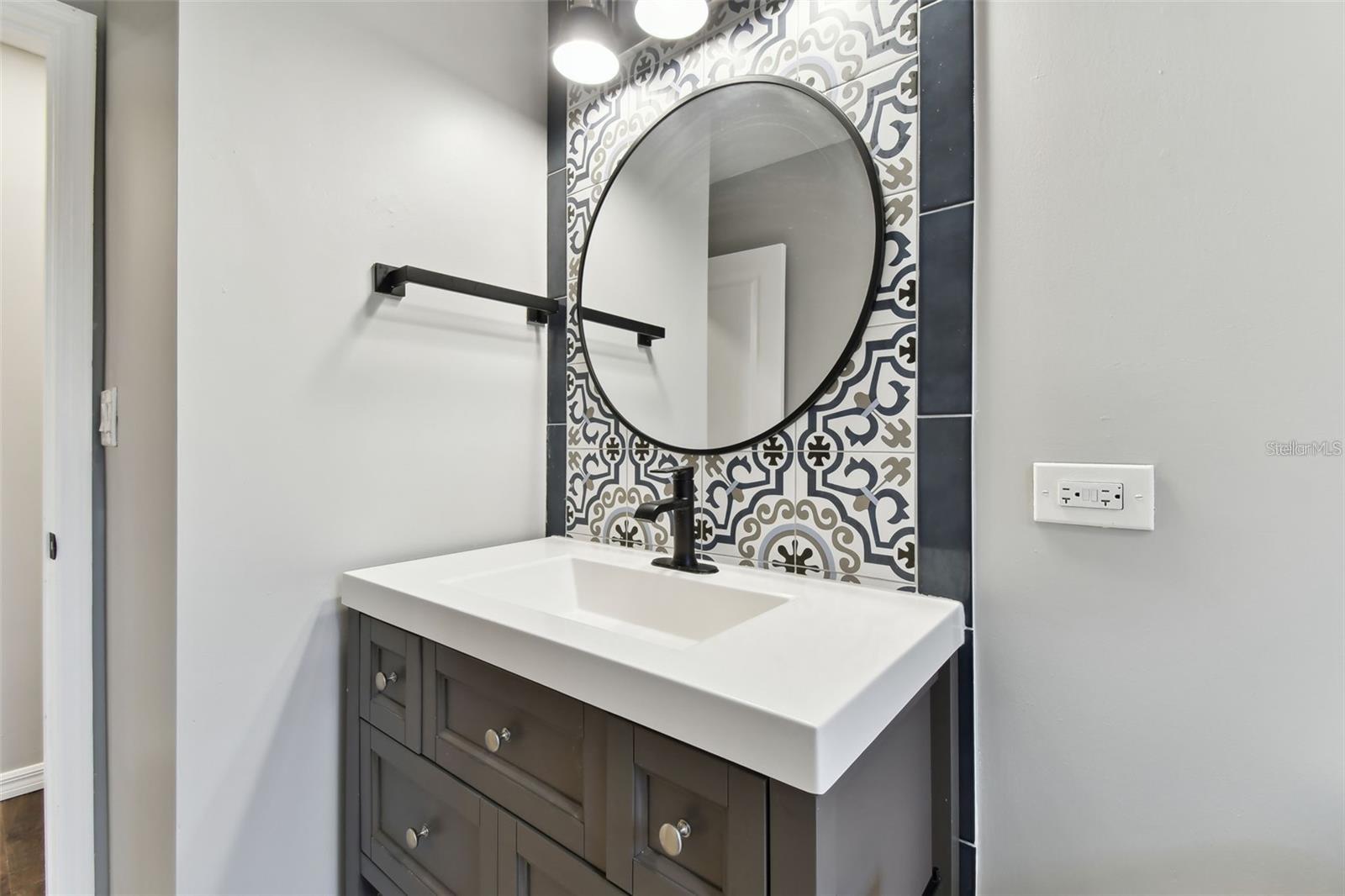 Listing photo id 31 for 7030 19th Way N