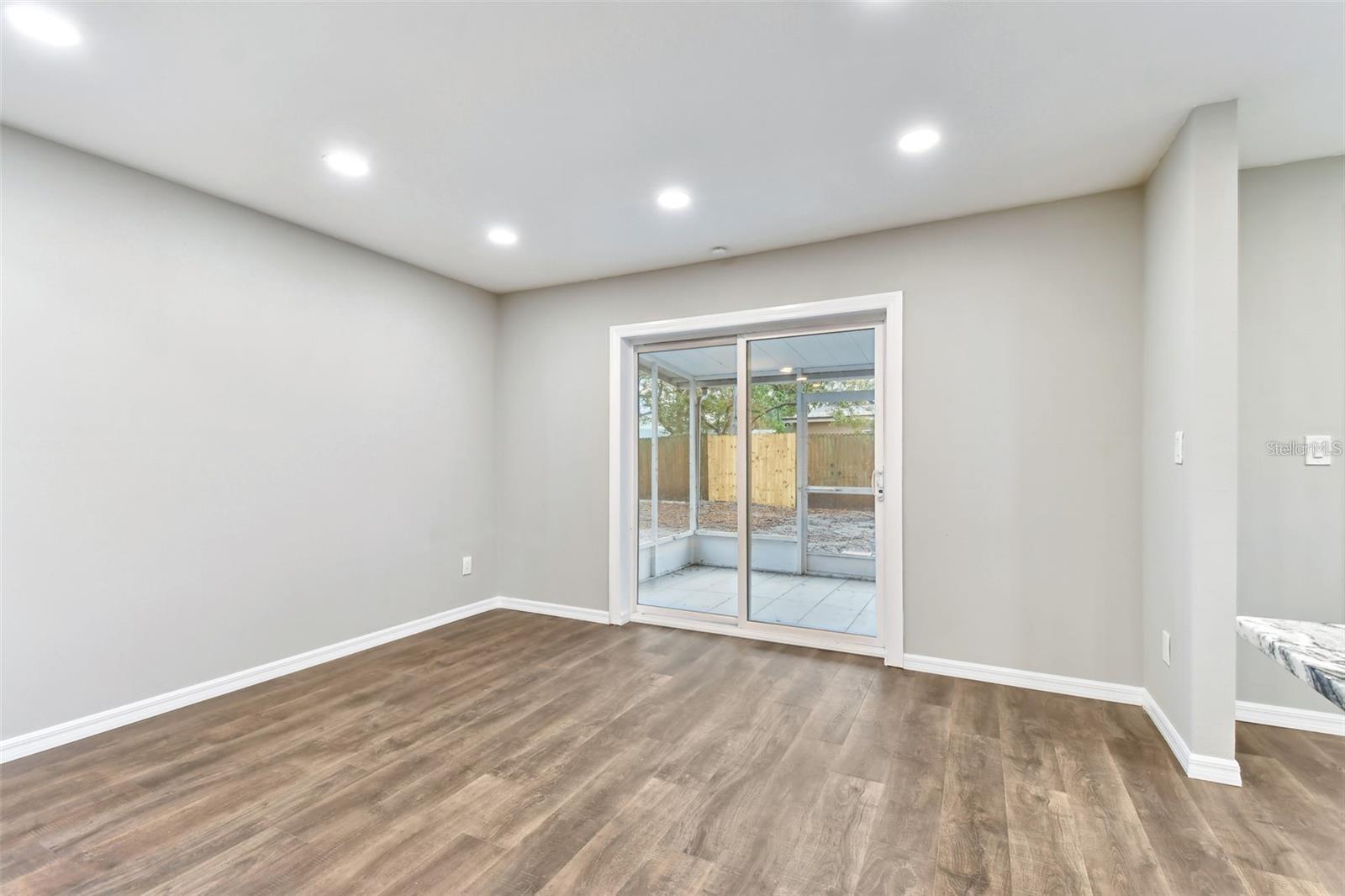 Listing photo id 35 for 7030 19th Way N