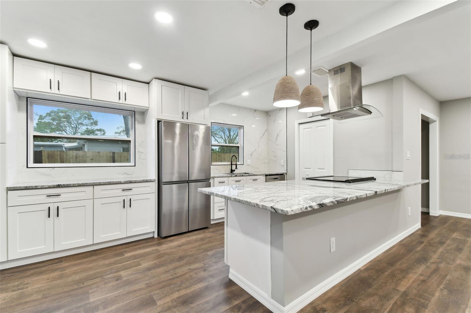 Listing photo id 6 for 7030 19th Way N