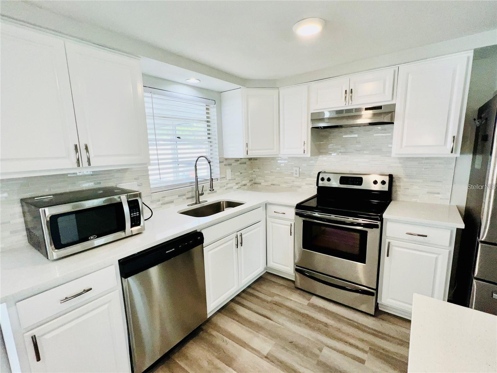 Image 11 of 46 For 640 Magnolia Street