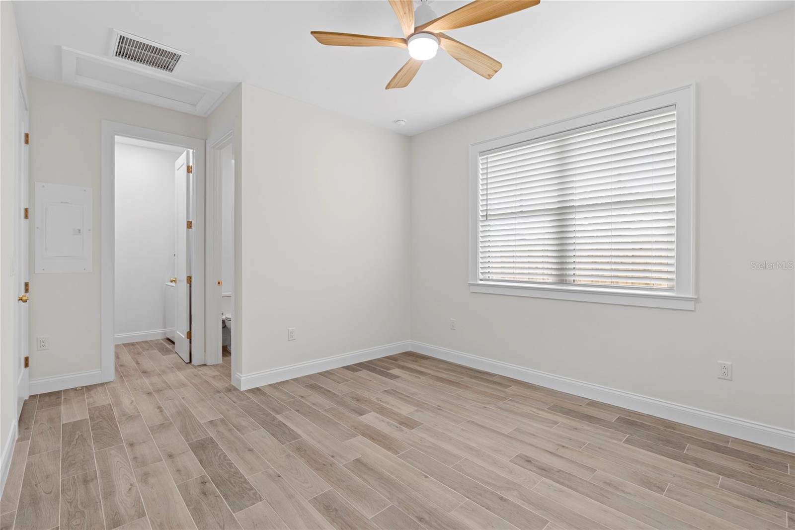 Image 15 of 31 For 1623 31st Avenue N