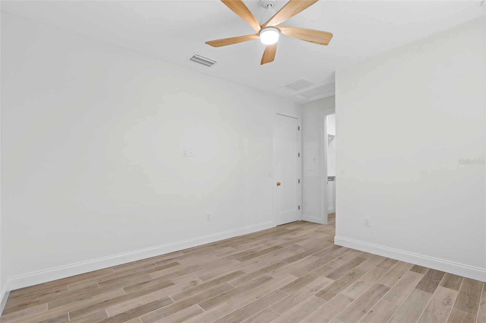 Image 16 of 31 For 1623 31st Avenue N