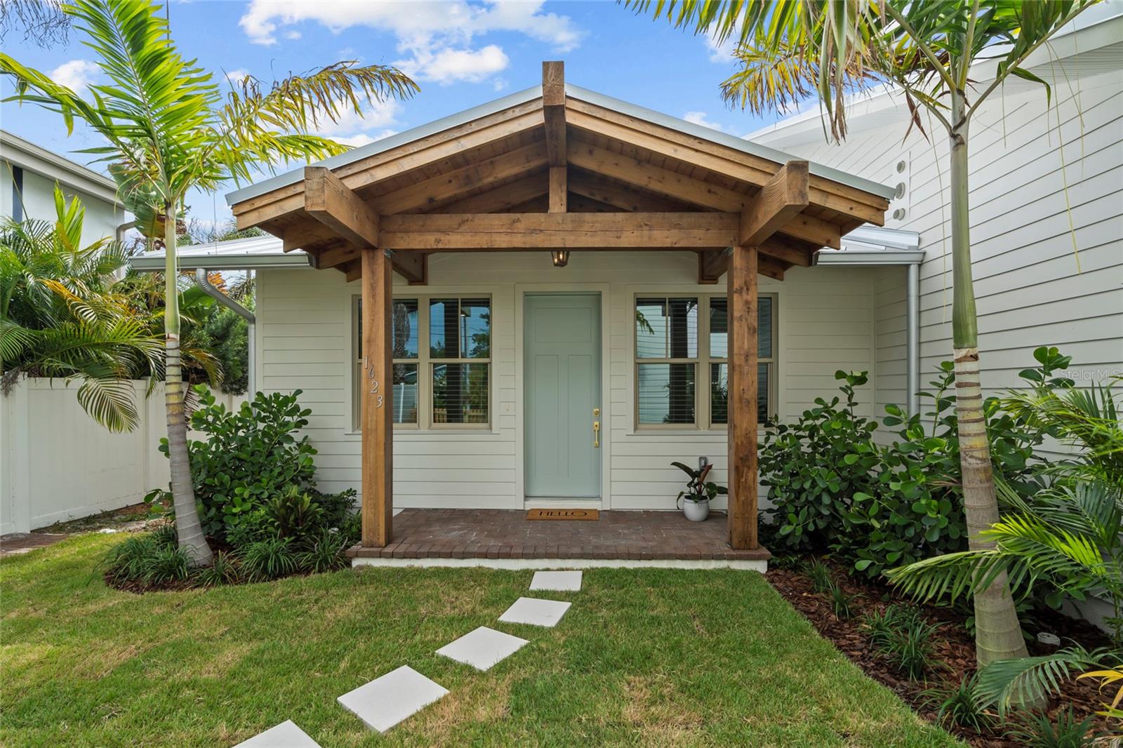 Image 2 of 31 For 1623 31st Avenue N