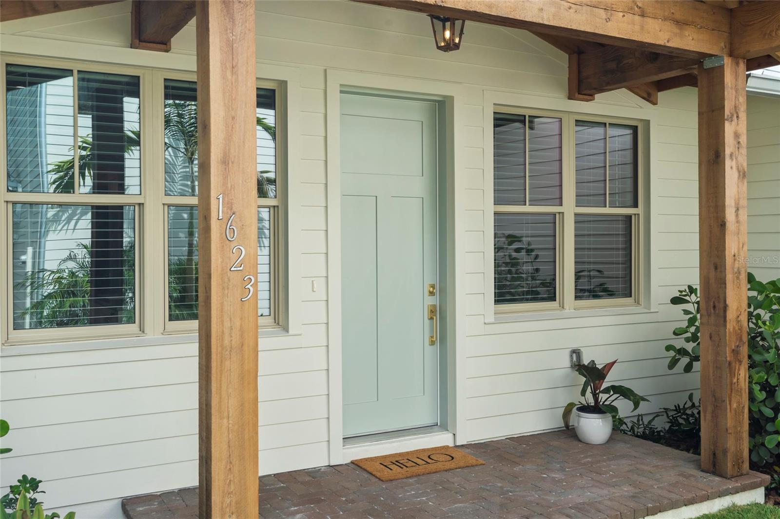 Image 3 of 31 For 1623 31st Avenue N