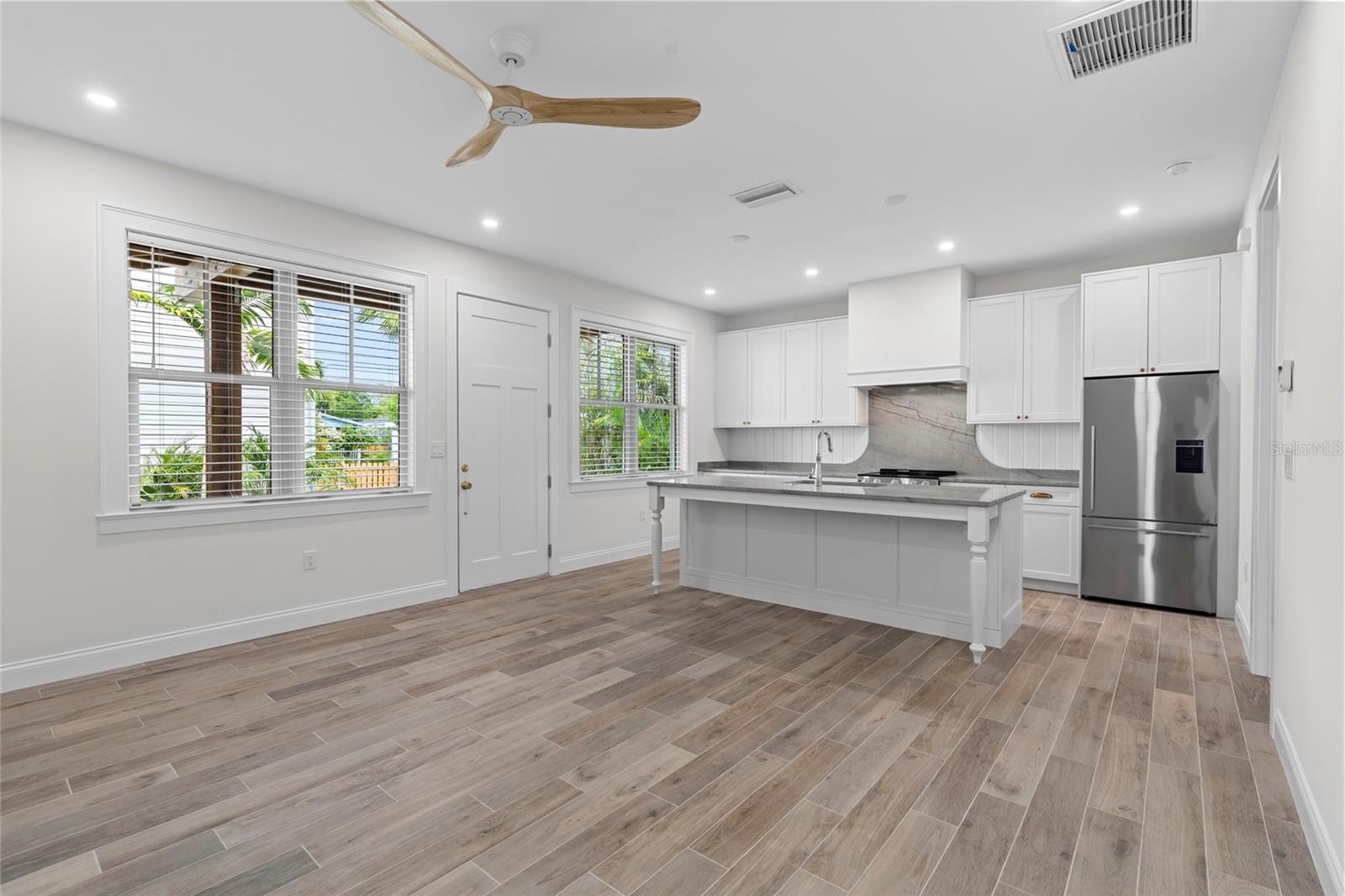 Image 6 of 31 For 1623 31st Avenue N