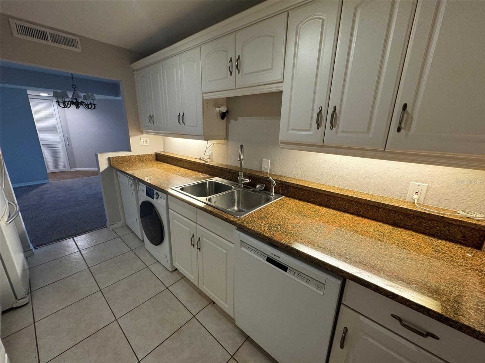 Image 16 of 34 For 3211 Swann Avenue 907