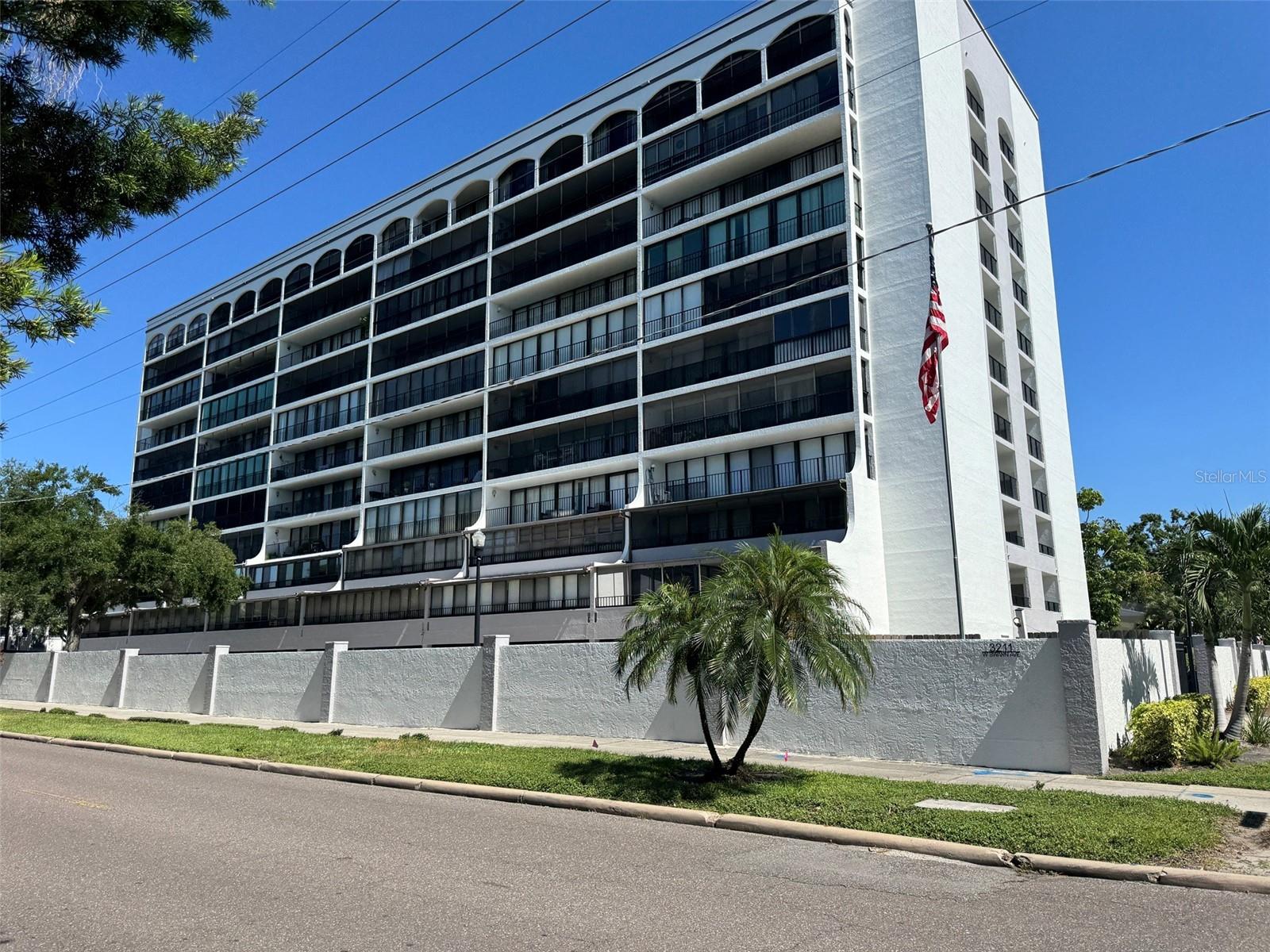 Image 2 of 34 For 3211 Swann Avenue 907