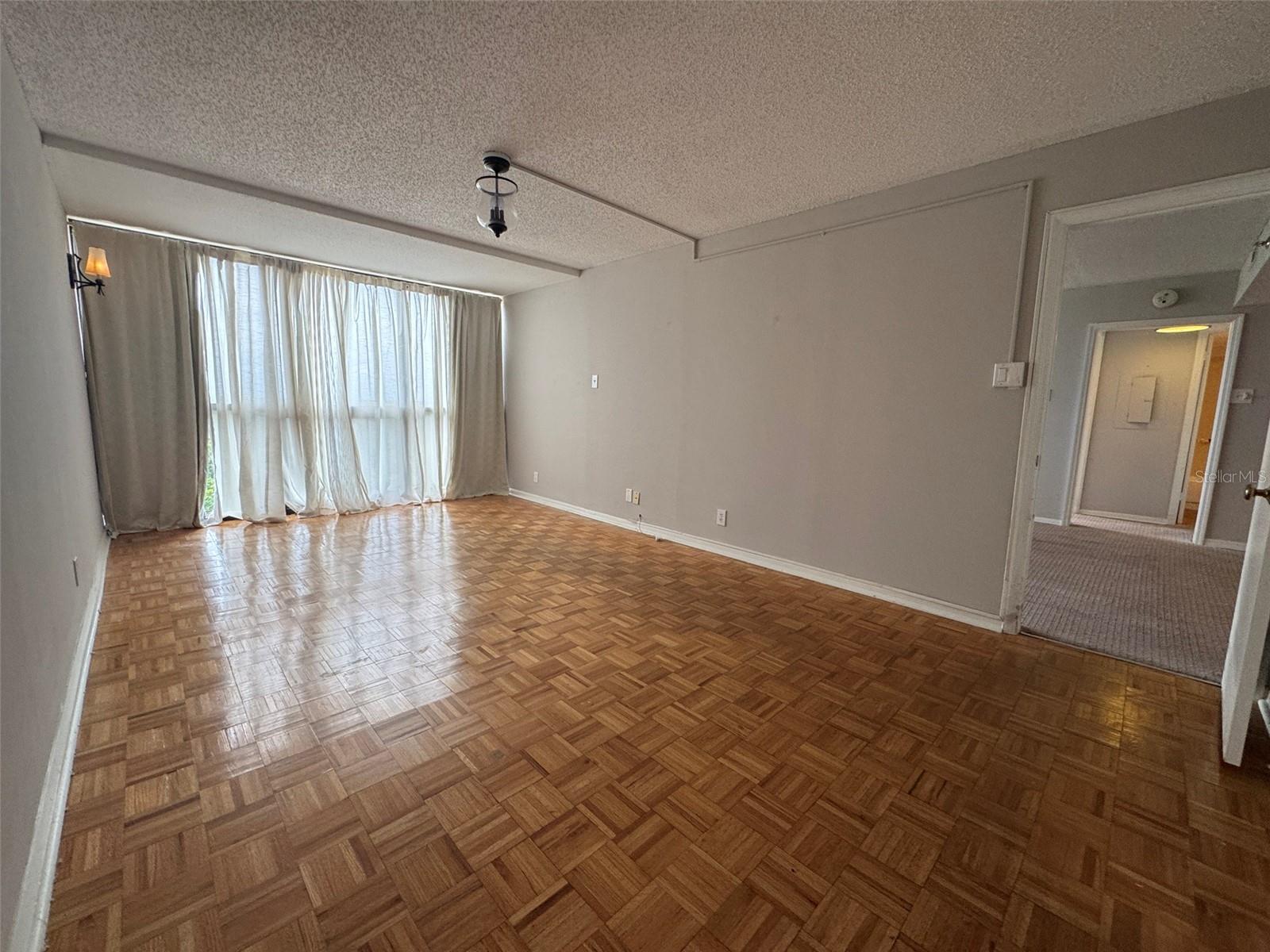 Image 21 of 34 For 3211 Swann Avenue 907