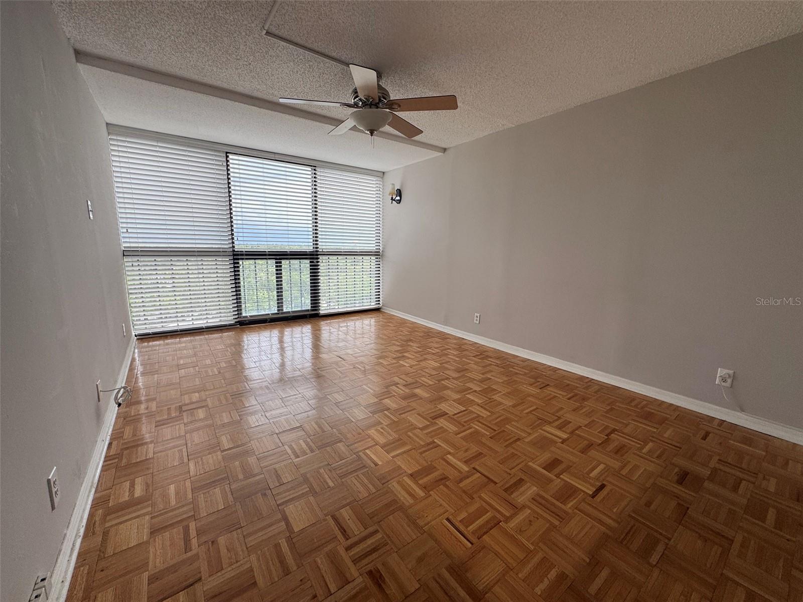 Image 27 of 34 For 3211 Swann Avenue 907