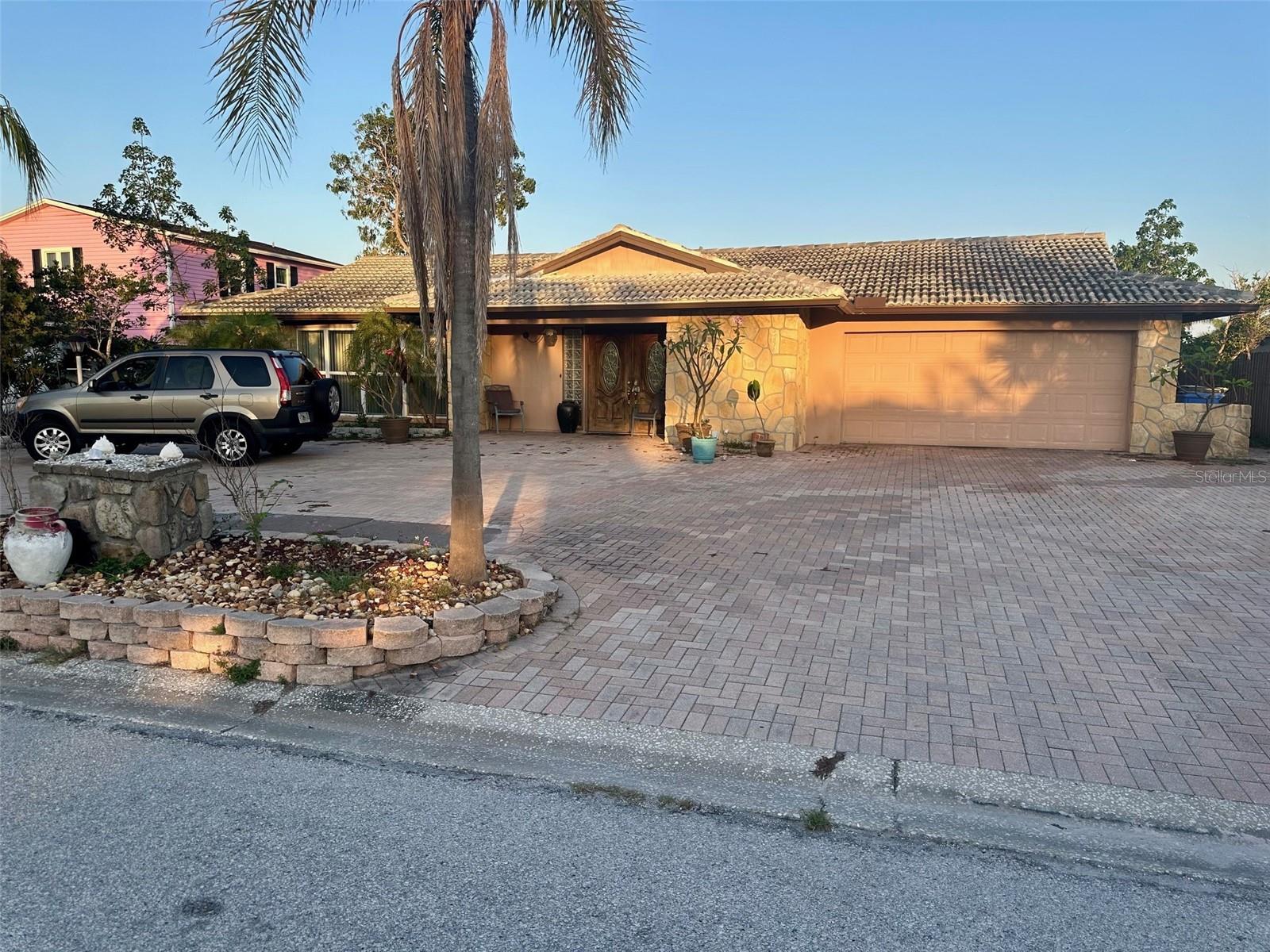 Details for 3920 Venetian Way, TAMPA, FL 33634