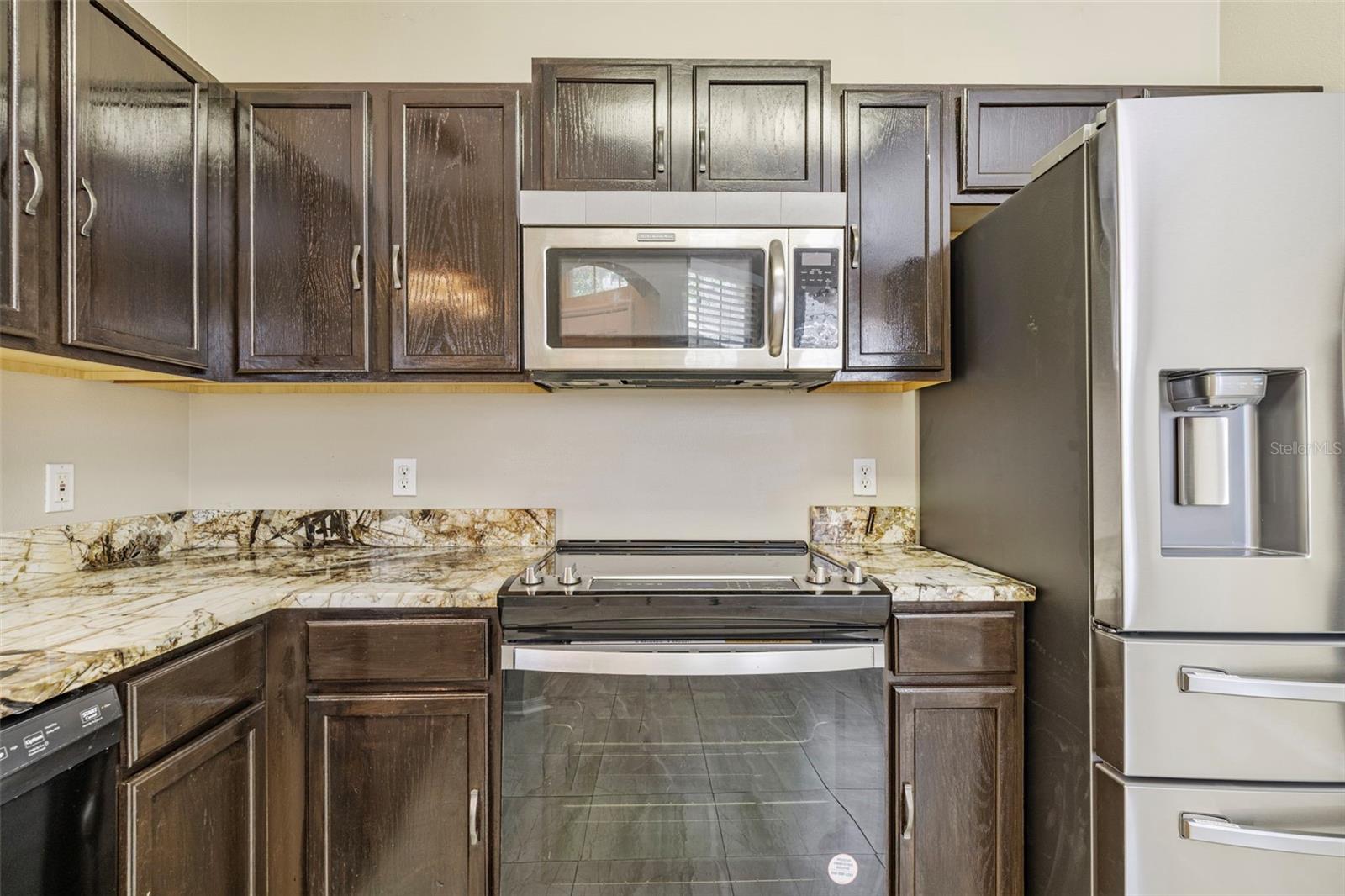 Image 12 of 53 For 4140 Bismarck Palm Drive