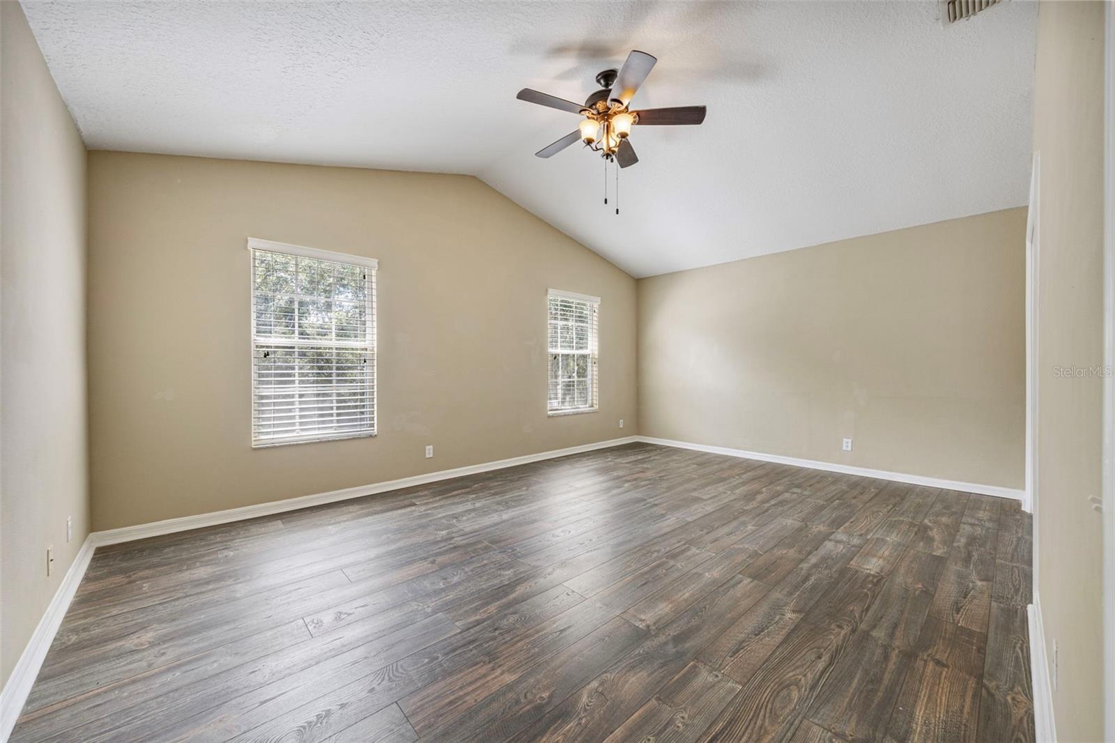 Image 25 of 53 For 4140 Bismarck Palm Drive