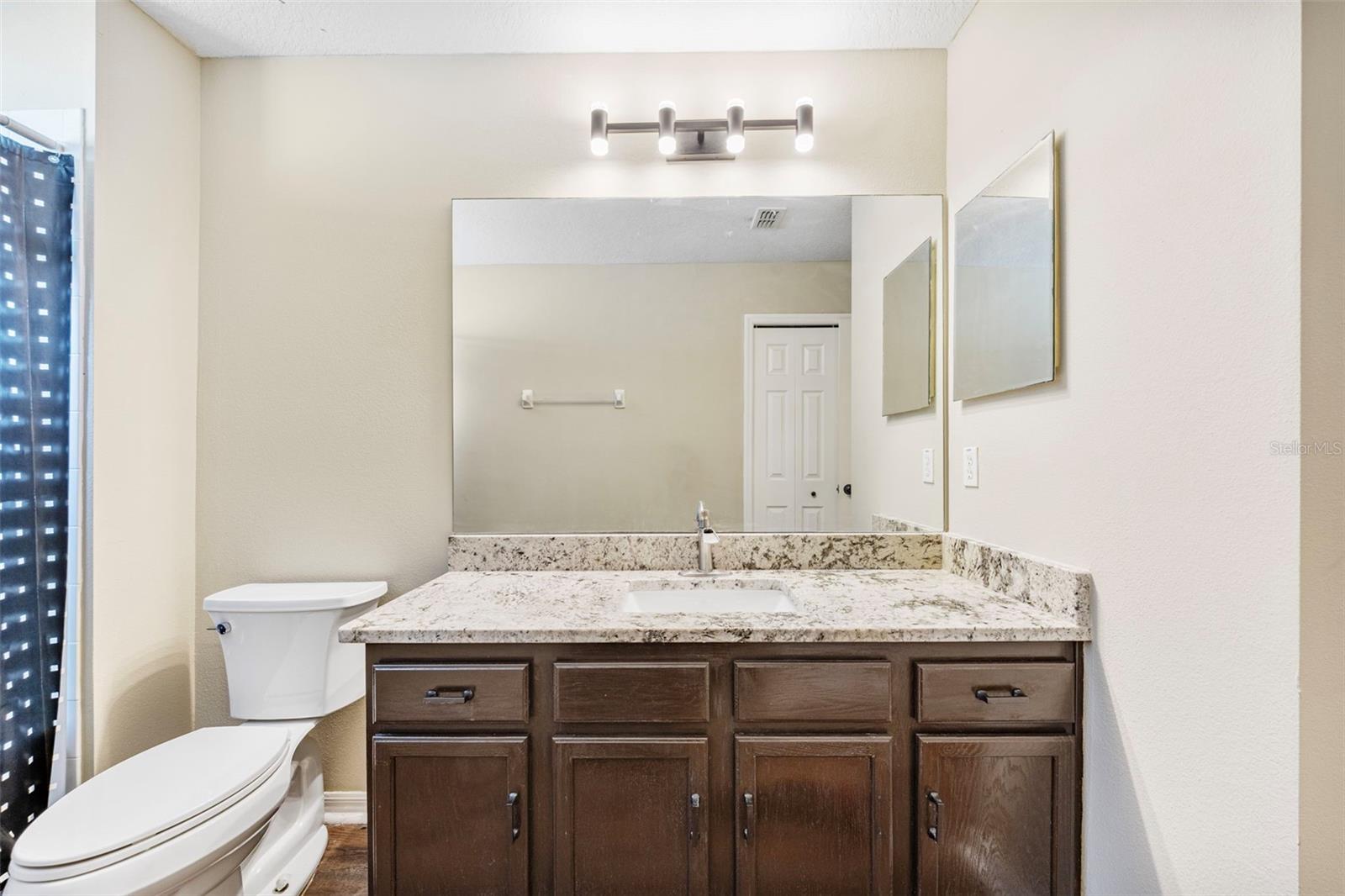 Image 27 of 53 For 4140 Bismarck Palm Drive