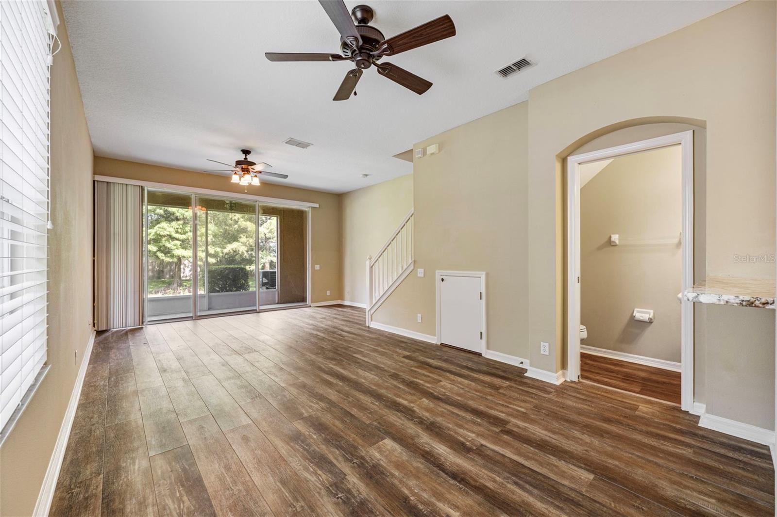 Image 4 of 53 For 4140 Bismarck Palm Drive