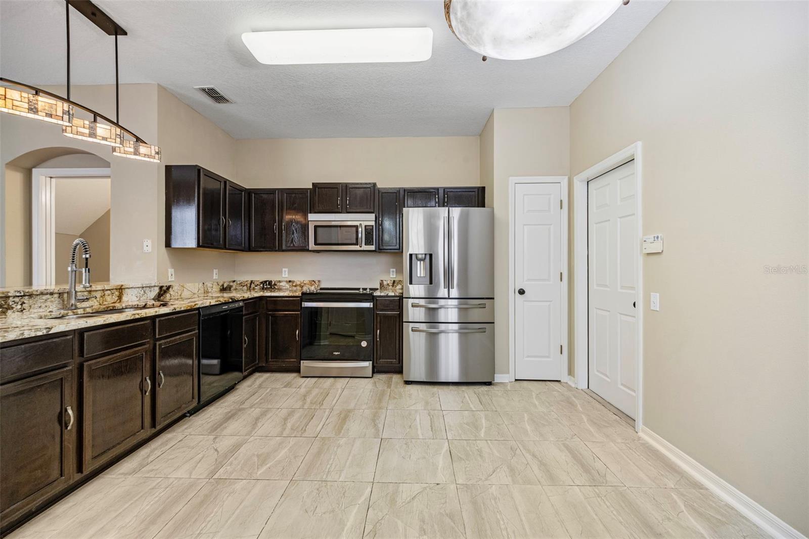 Image 7 of 53 For 4140 Bismarck Palm Drive