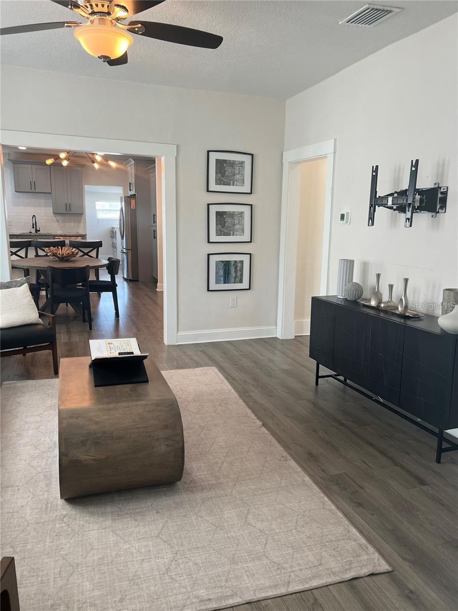 Image 3 of 23 For 516 Bradford Avenue