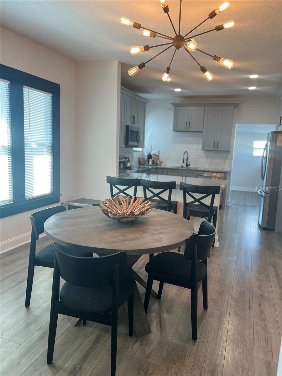 Image 4 of 23 For 516 Bradford Avenue