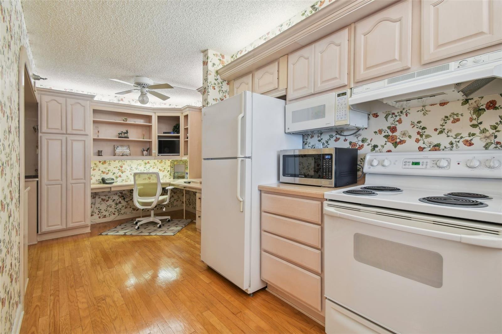 Image 11 of 51 For 2413 Bayshore Boulevard 703