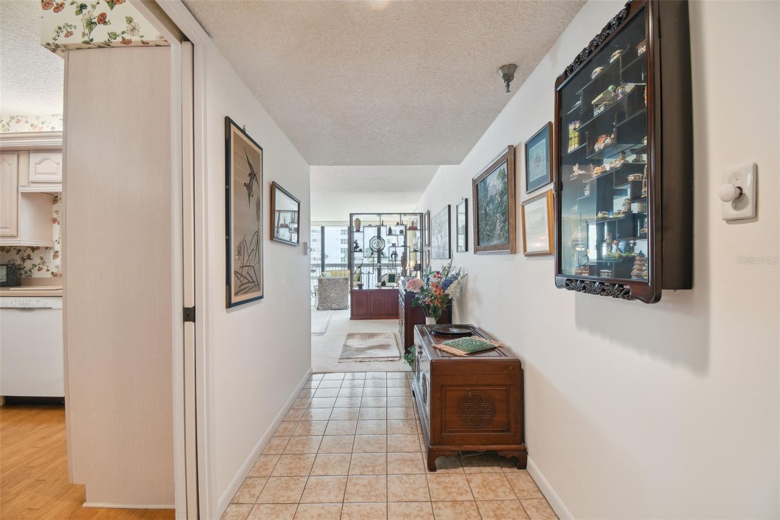 Image 17 of 51 For 2413 Bayshore Boulevard 703