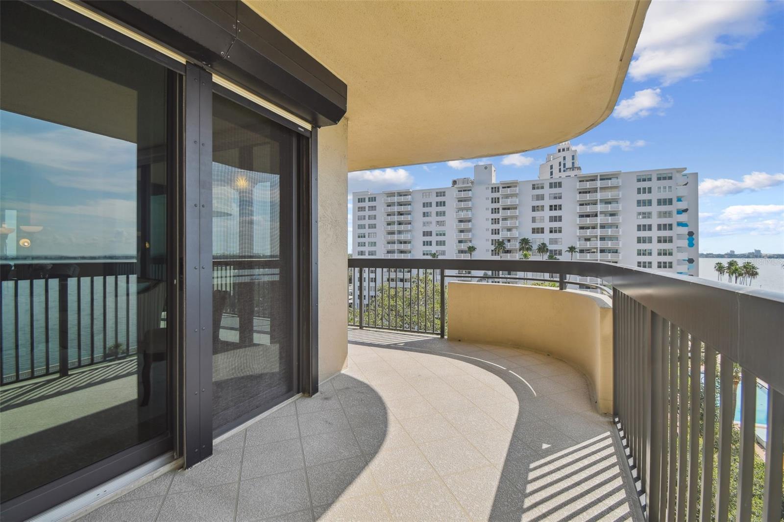 Image 29 of 51 For 2413 Bayshore Boulevard 703