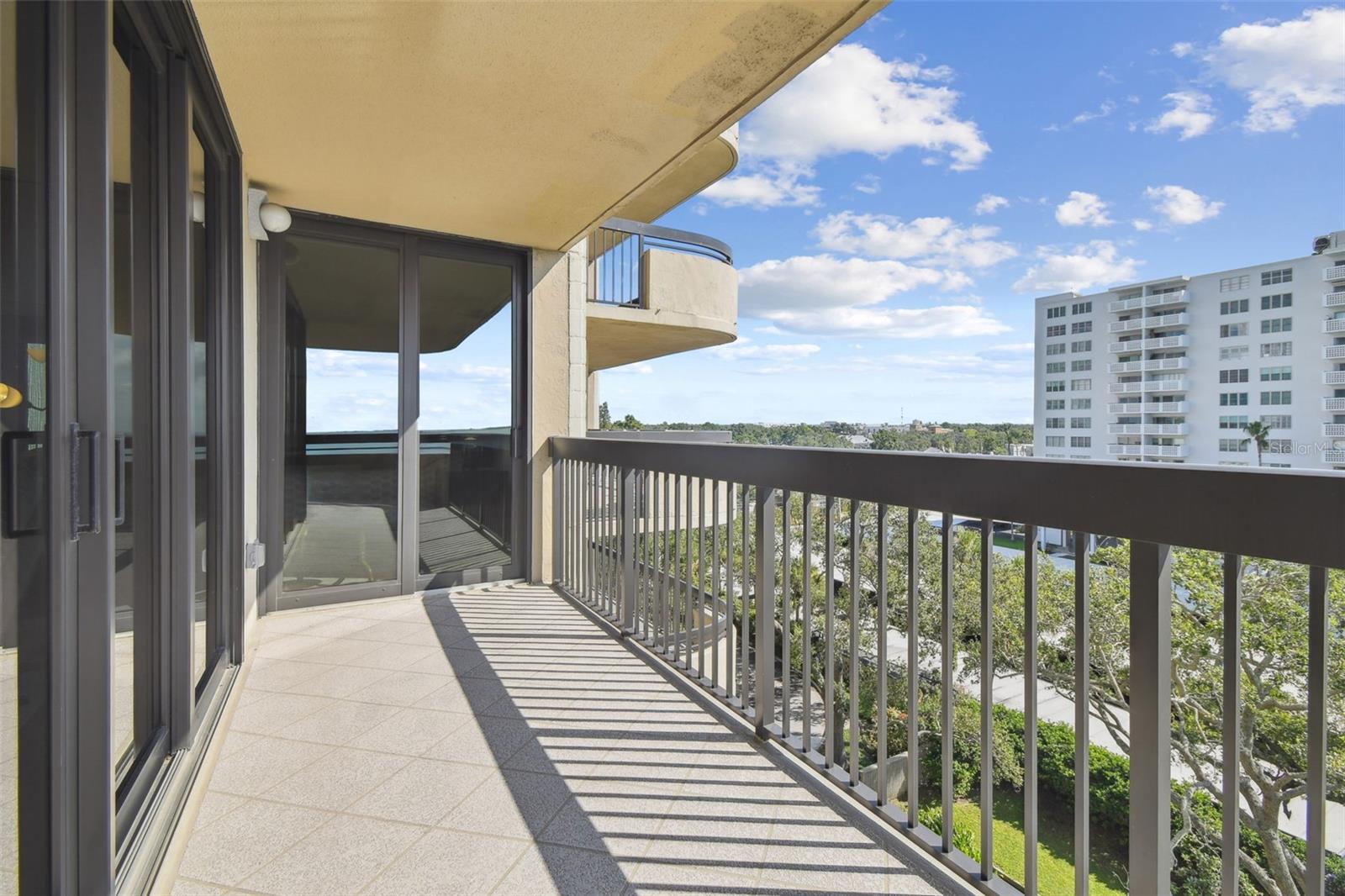 Image 31 of 51 For 2413 Bayshore Boulevard 703