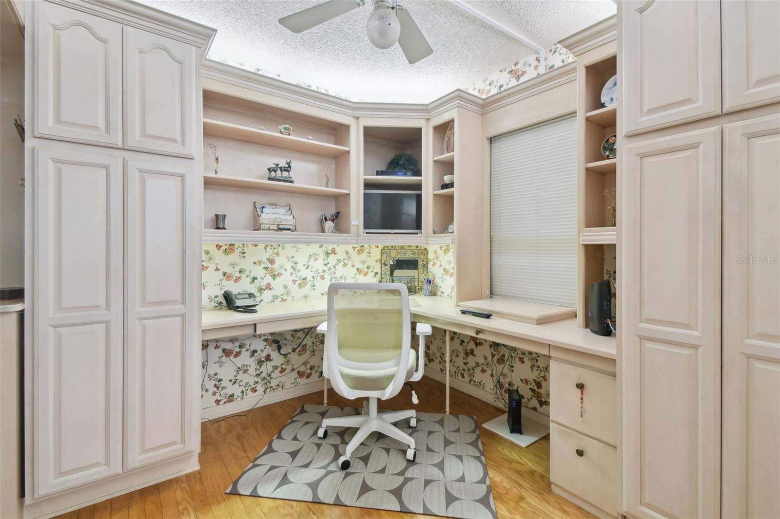 Image 9 of 51 For 2413 Bayshore Boulevard 703