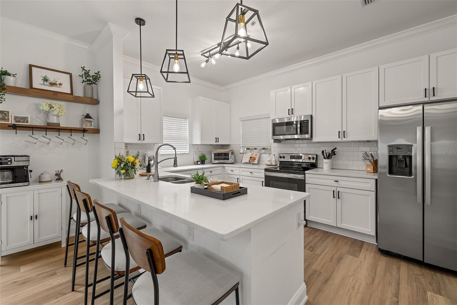 Image 4 of 34 For 111 Albany Avenue 7