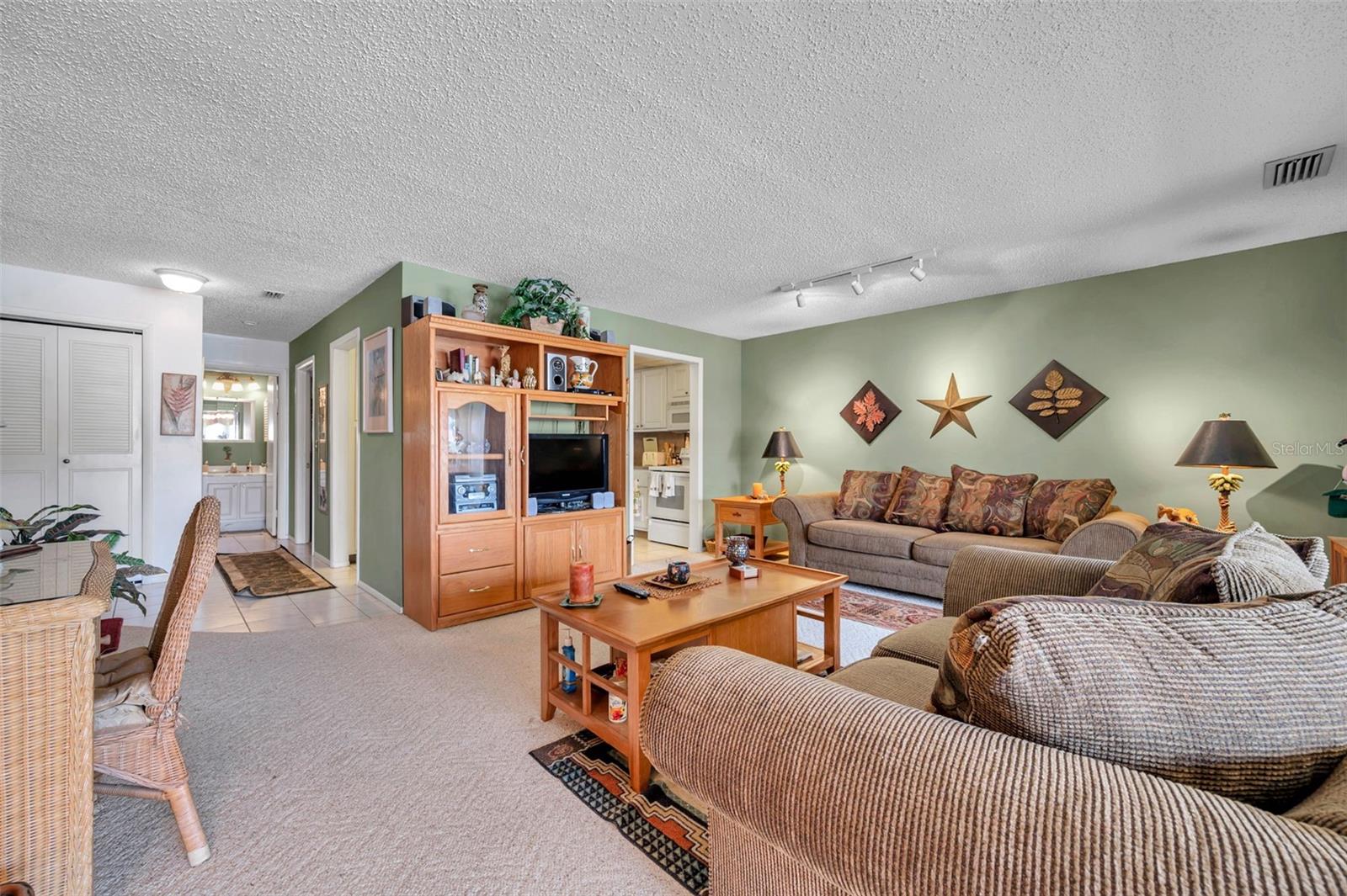 Image 17 of 56 For 215 Dogwood Circle 215