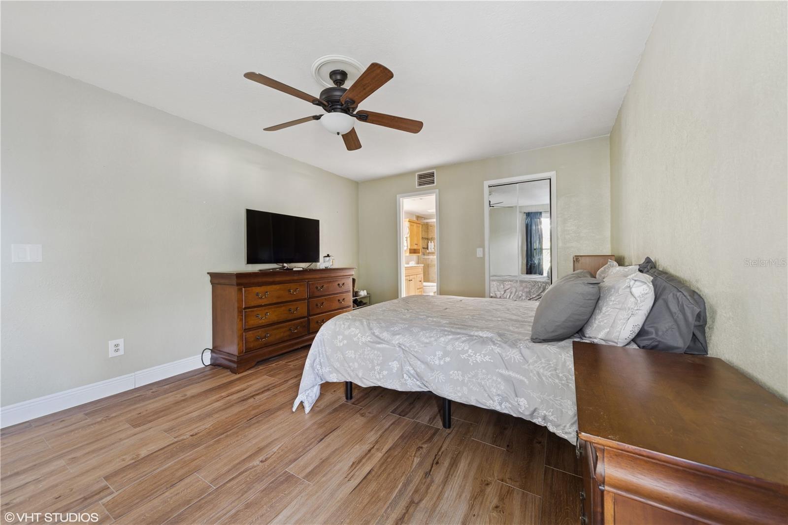 Image 18 of 27 For 4907 Country Aire Lane