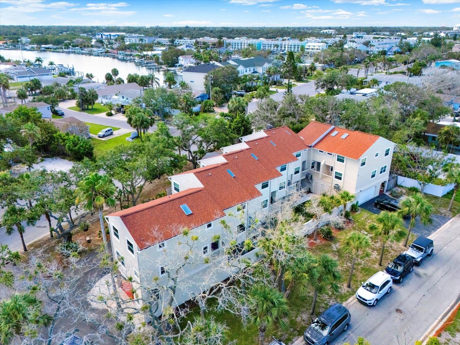 Image 13 of 40 For 812 Gulf Boulevard