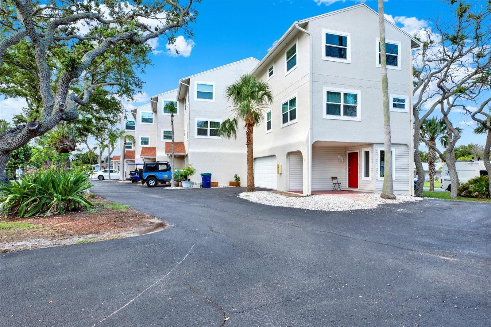Image 2 of 40 For 812 Gulf Boulevard