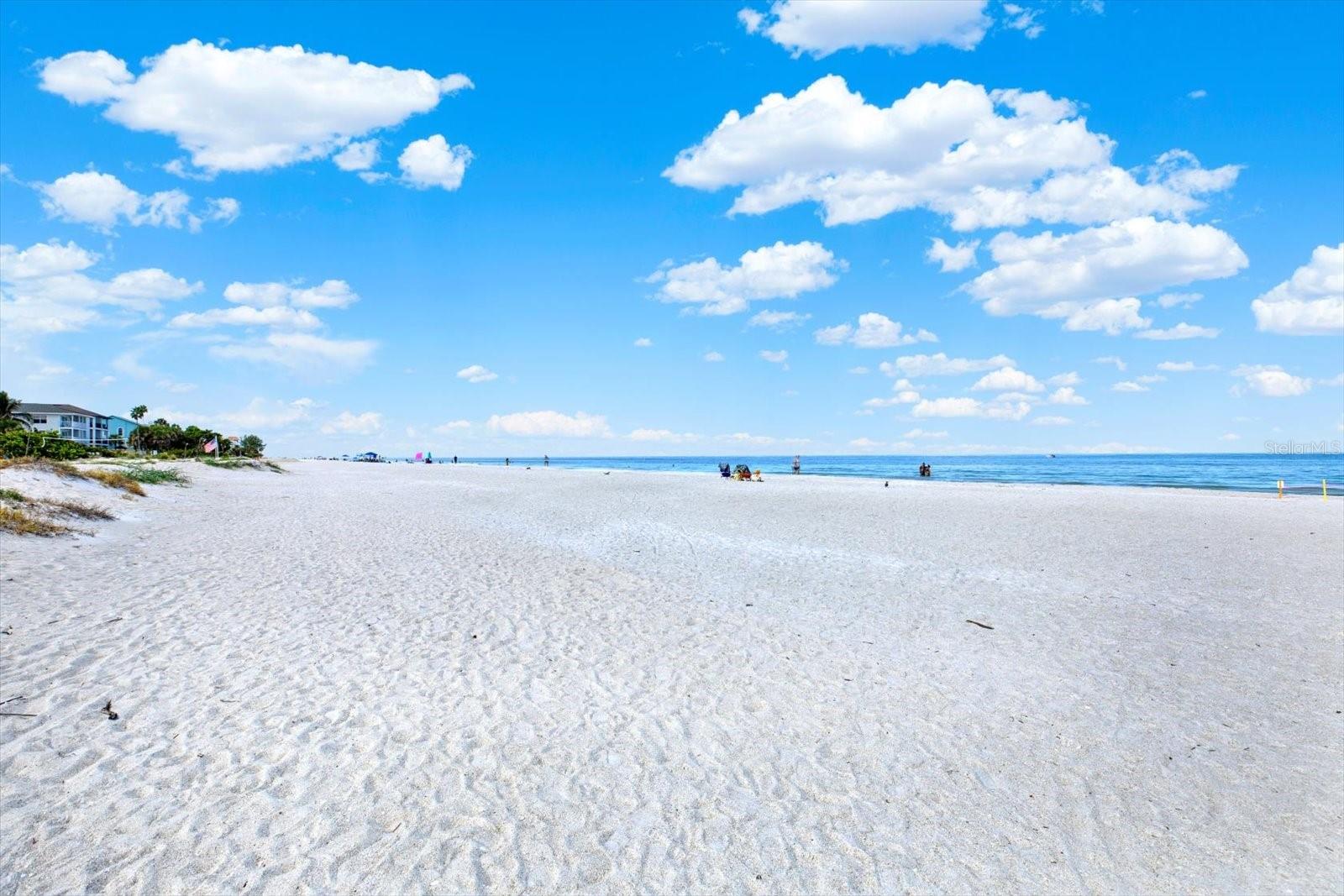 Image 32 of 40 For 812 Gulf Boulevard