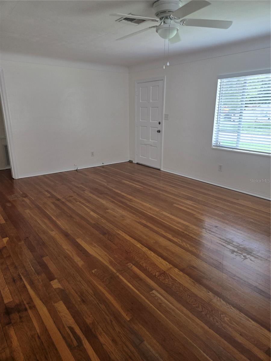 Image 13 of 26 For 5126 30th Avenue N
