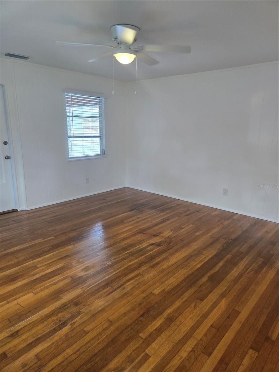 Image 15 of 26 For 5126 30th Avenue N
