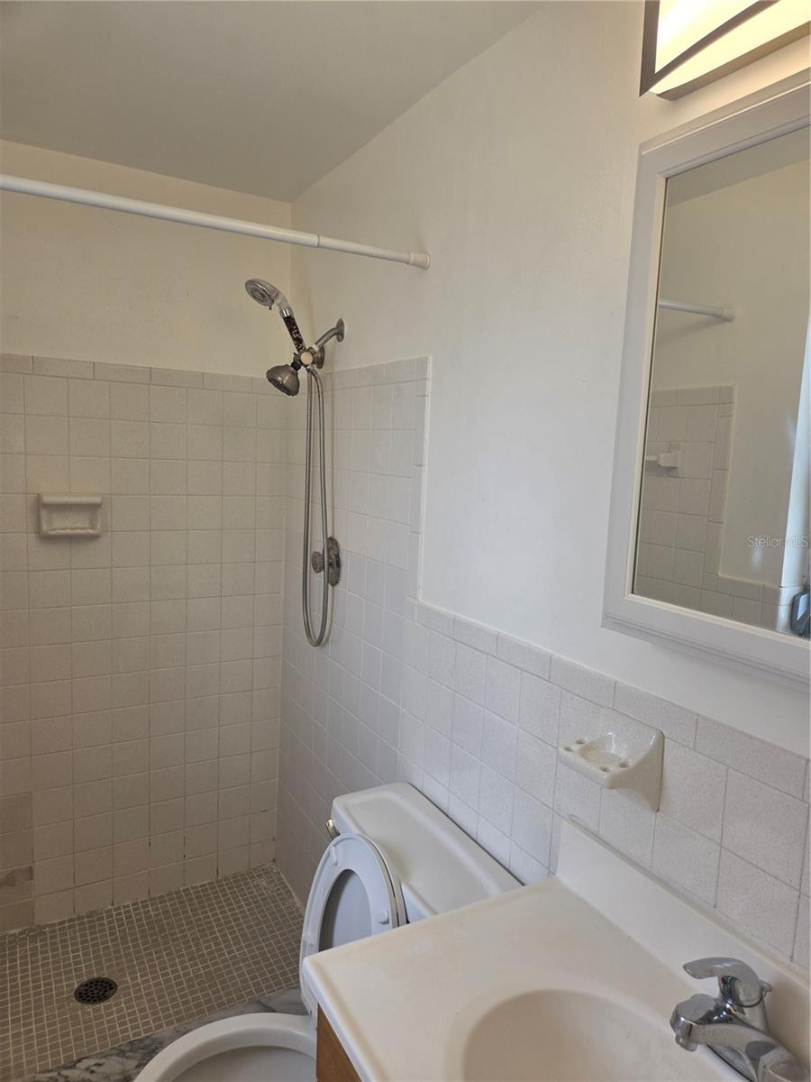 Image 18 of 26 For 5126 30th Avenue N
