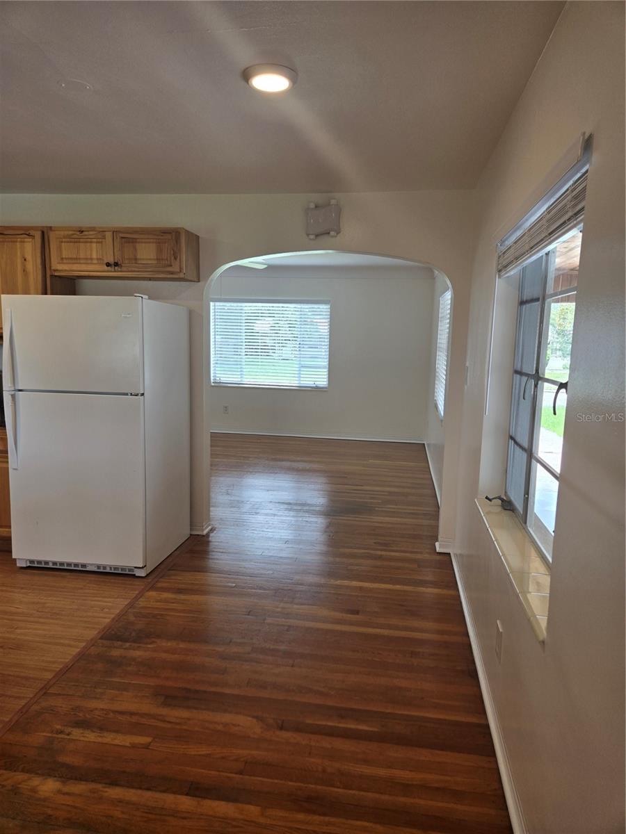 Image 6 of 26 For 5126 30th Avenue N