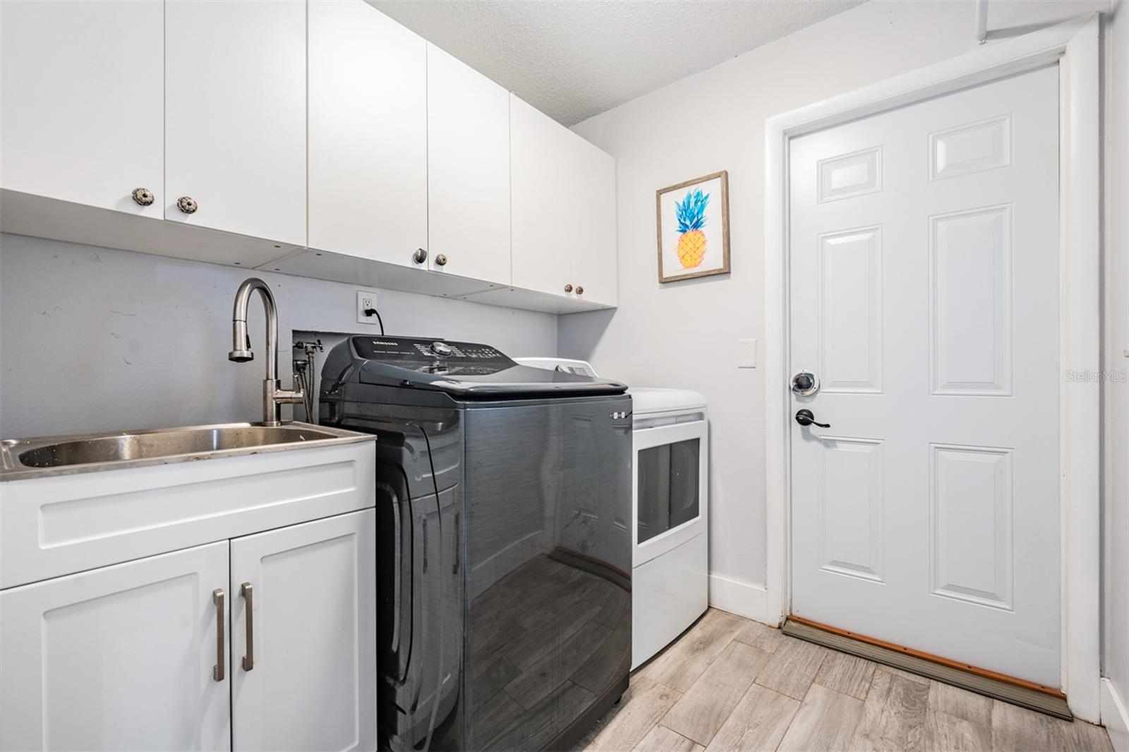 Image 19 of 33 For 2700 Woodmere Ct